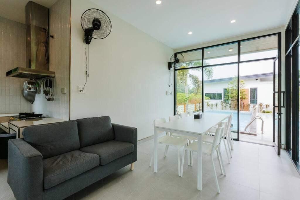 Cheeva Pool Villa Khao Lak Exterior photo