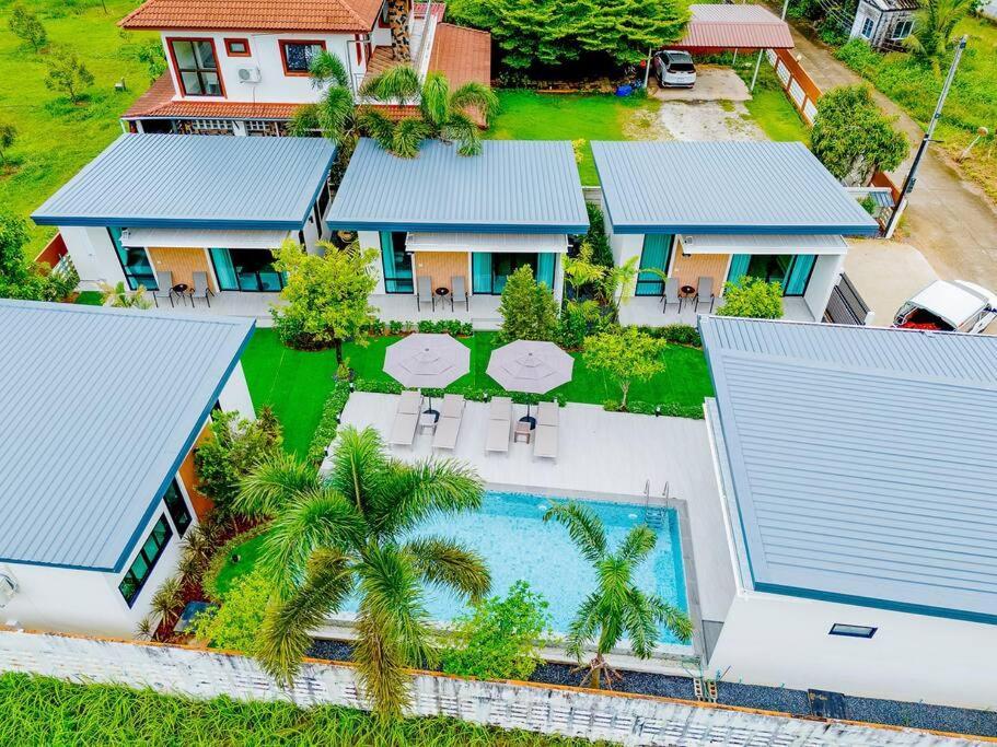 Cheeva Pool Villa Khao Lak Exterior photo