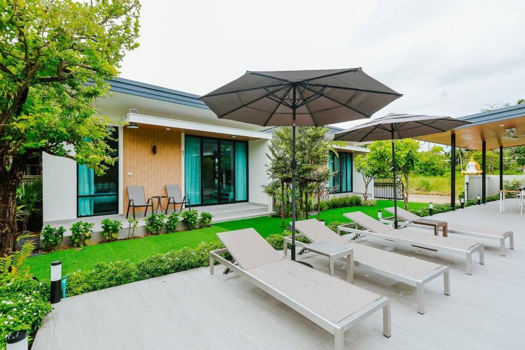 Cheeva Pool Villa Khao Lak Exterior photo